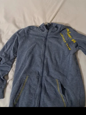 Rolypoly - Snygg tröja size 152 till 158 cm den har blivit liten på mig och säljer den för bra pris 100 kr