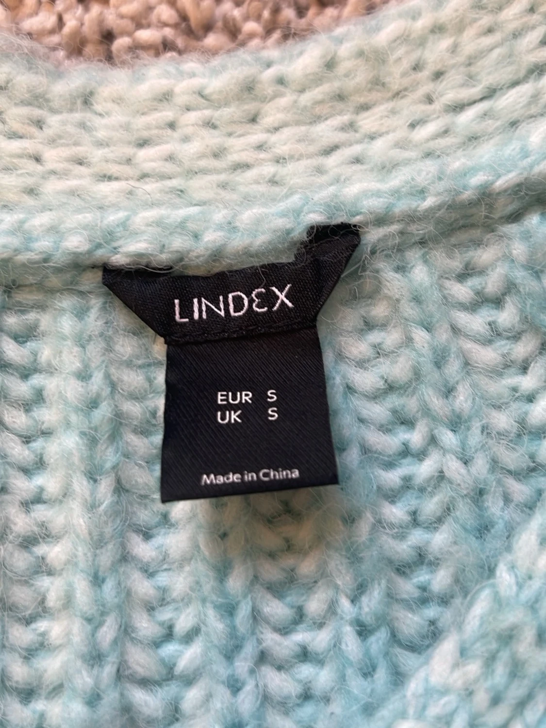 Ljusblå stickad kofta med knappar - 2