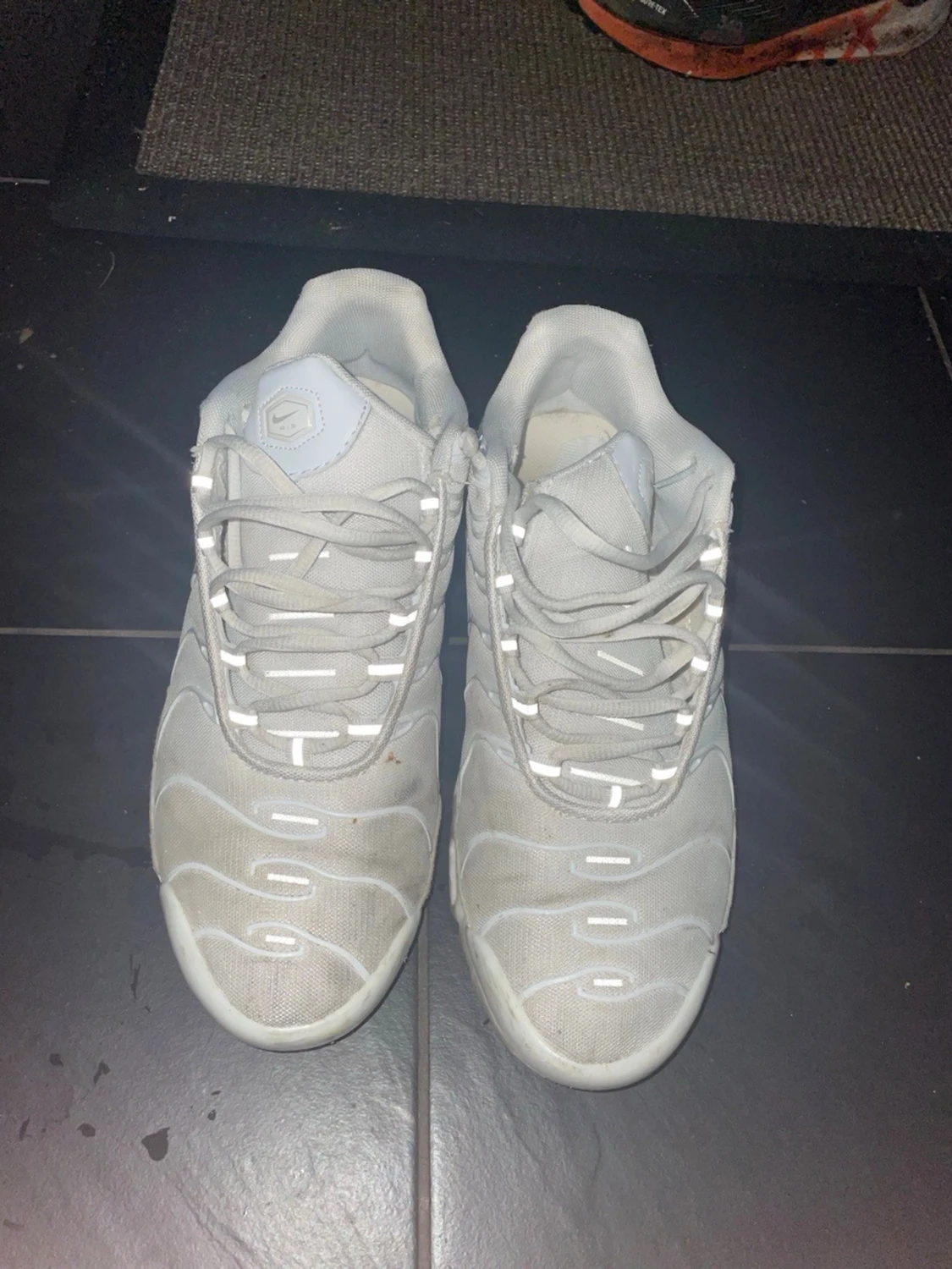 Vita Air Max Plus skor