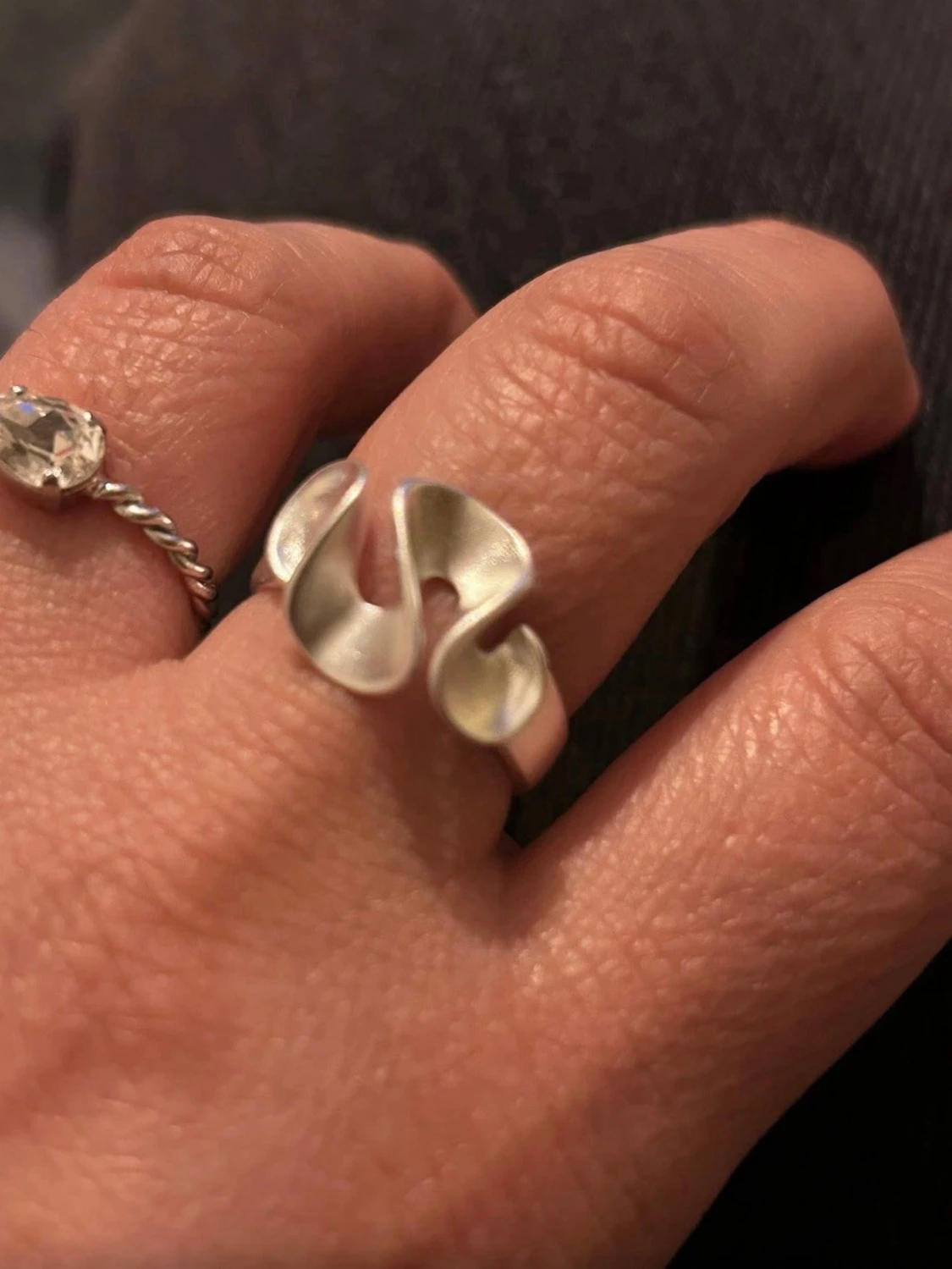 vågig ring design