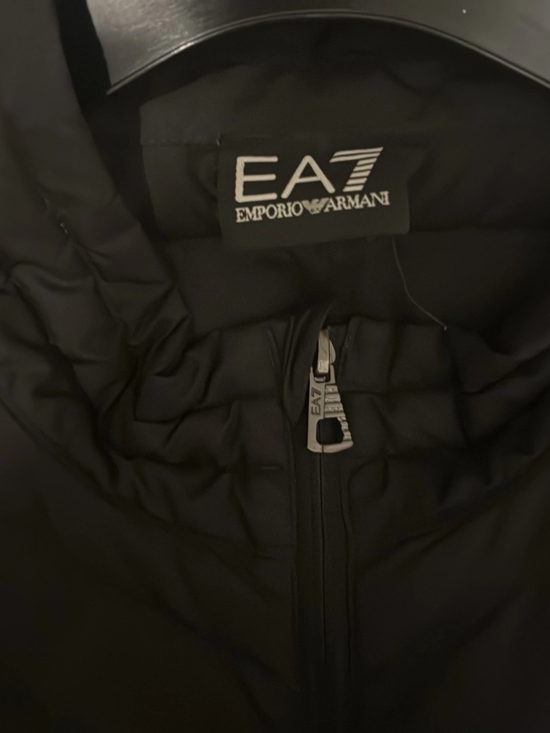 EA7 väst - 2