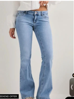  Low Waste jeans - Sypersnygga ljusblåa jenas från only med låg midja, stork 38 men skulle säga att dom är små i storlek och passar mig som vanligtvis har 36🤍