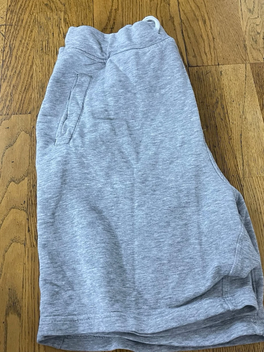 Grå sweatshorts med snörning - 4