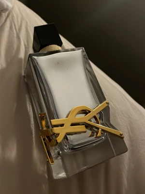 Parfym 100 ml - Köpt på Vinted, säljer vidare då den inte passa mig. Bara testad. 