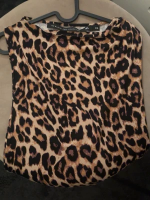 Lager 157  - Säljer leopard t-shirt från lager 157 använd 1 gång 
