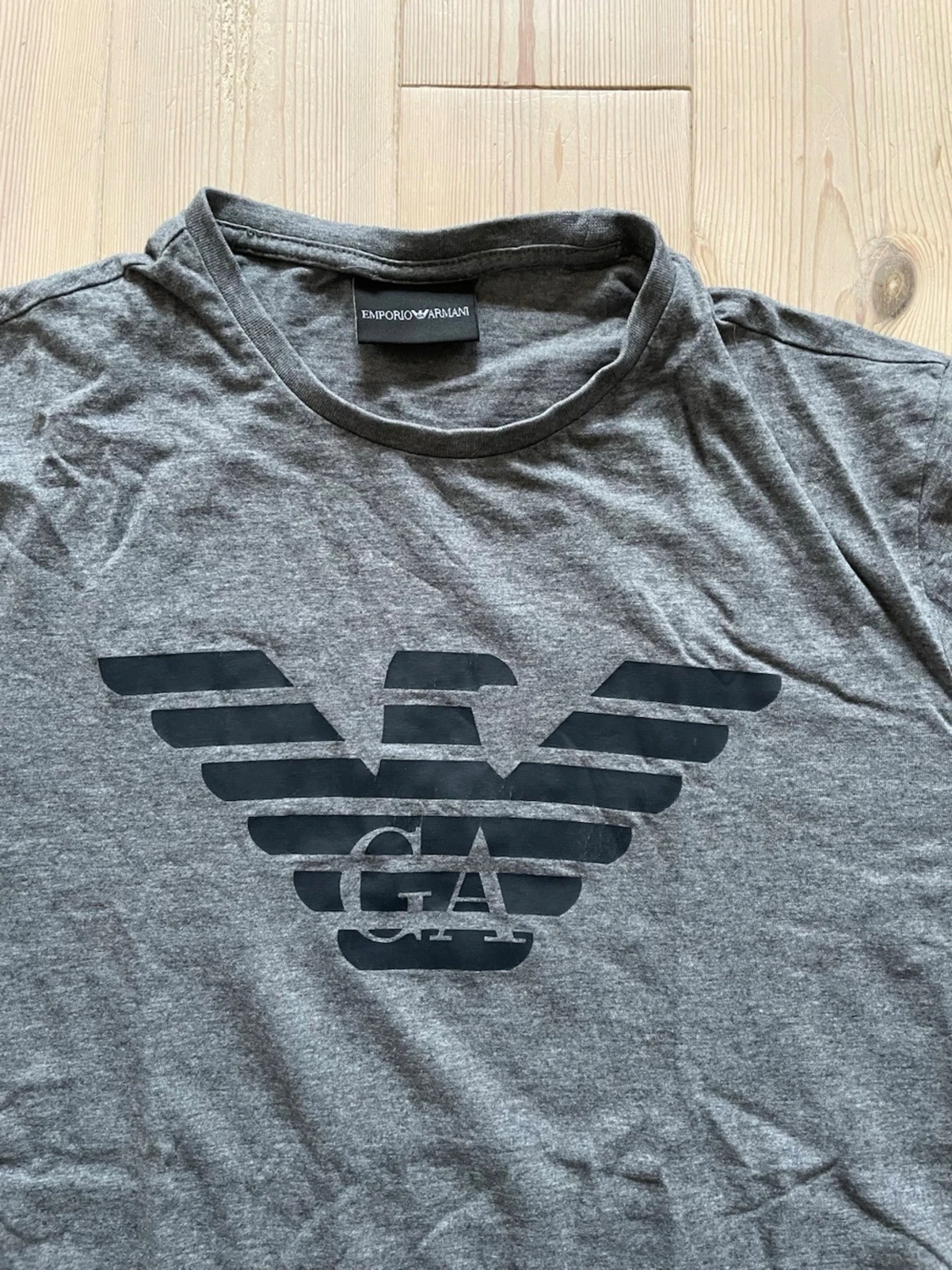 Grå t-shirt från Emporio Armani - 1