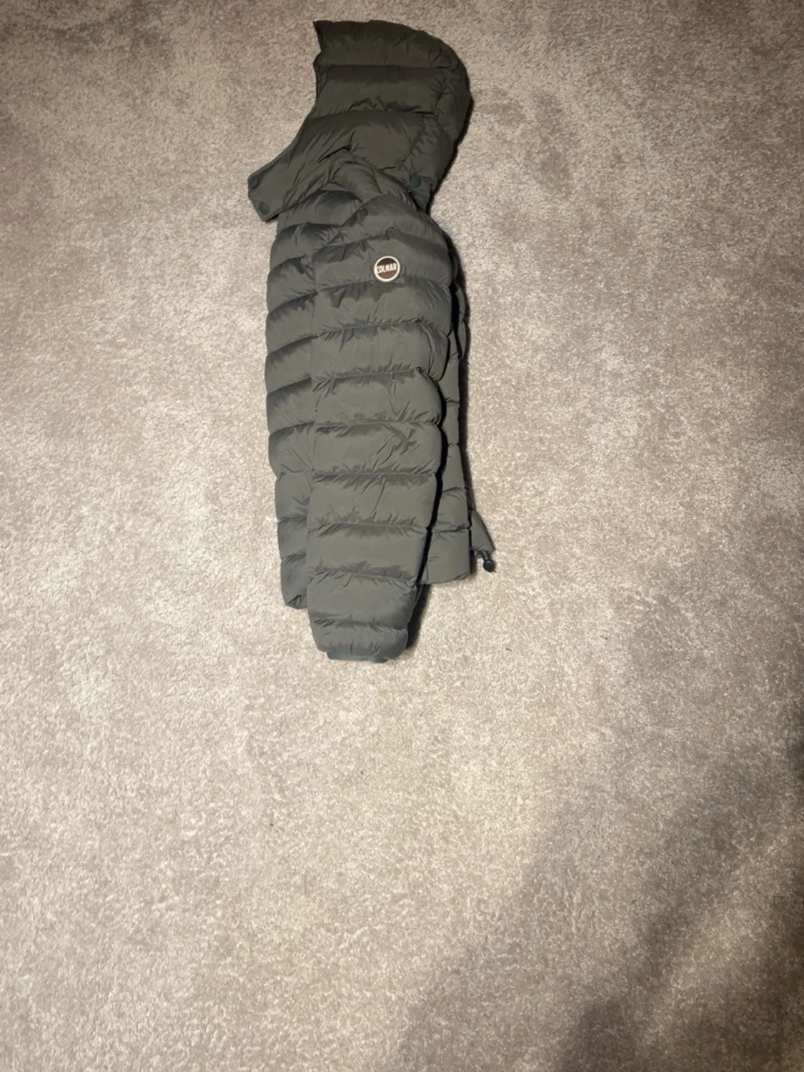 Mörkgrå dunjacka med huva från Colmar - 1