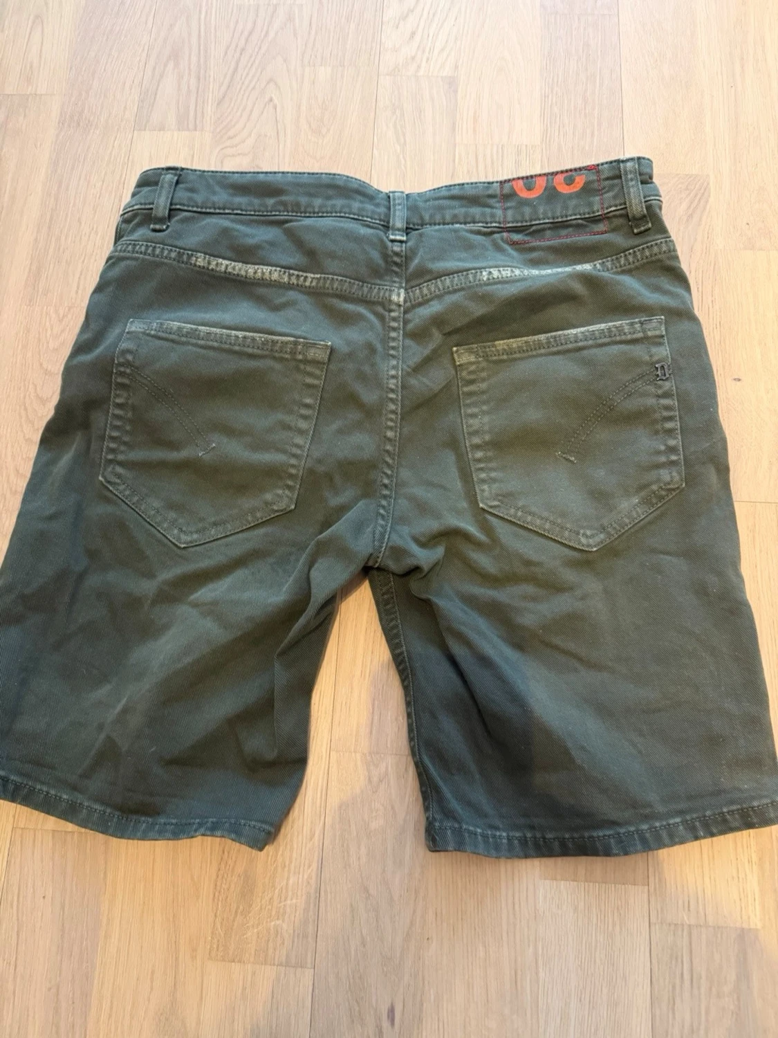 Mörkgröna shorts i bomull - 1