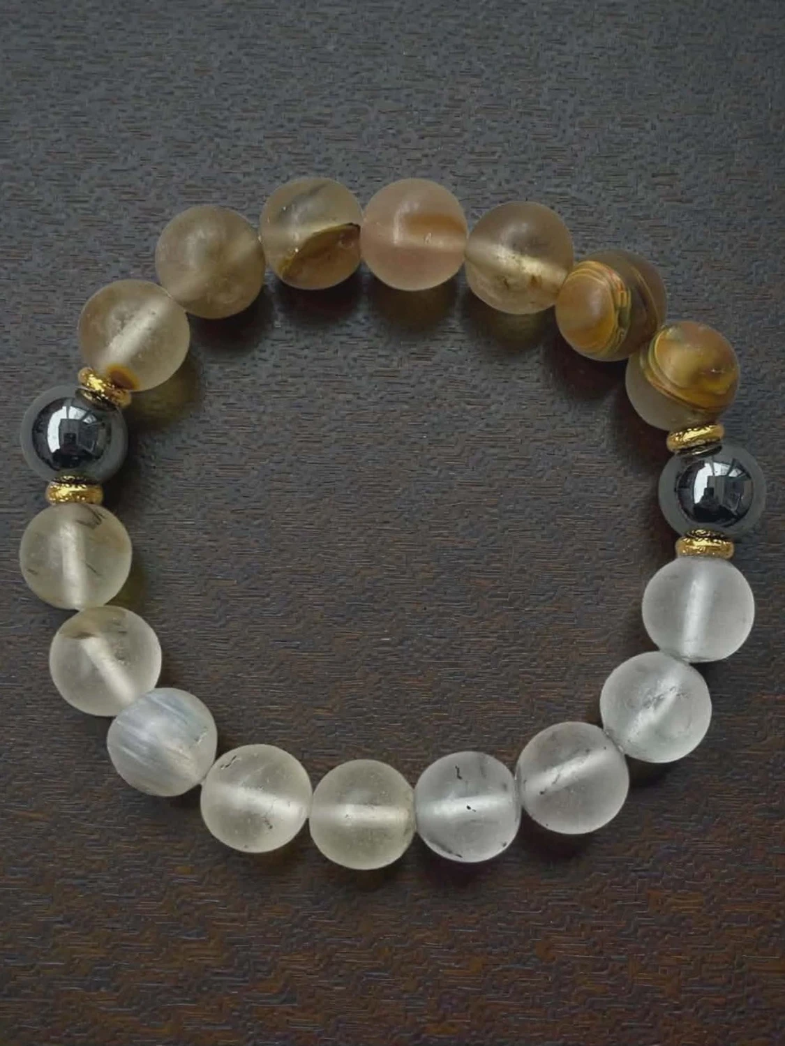 Armband med frosted stenpärlor 