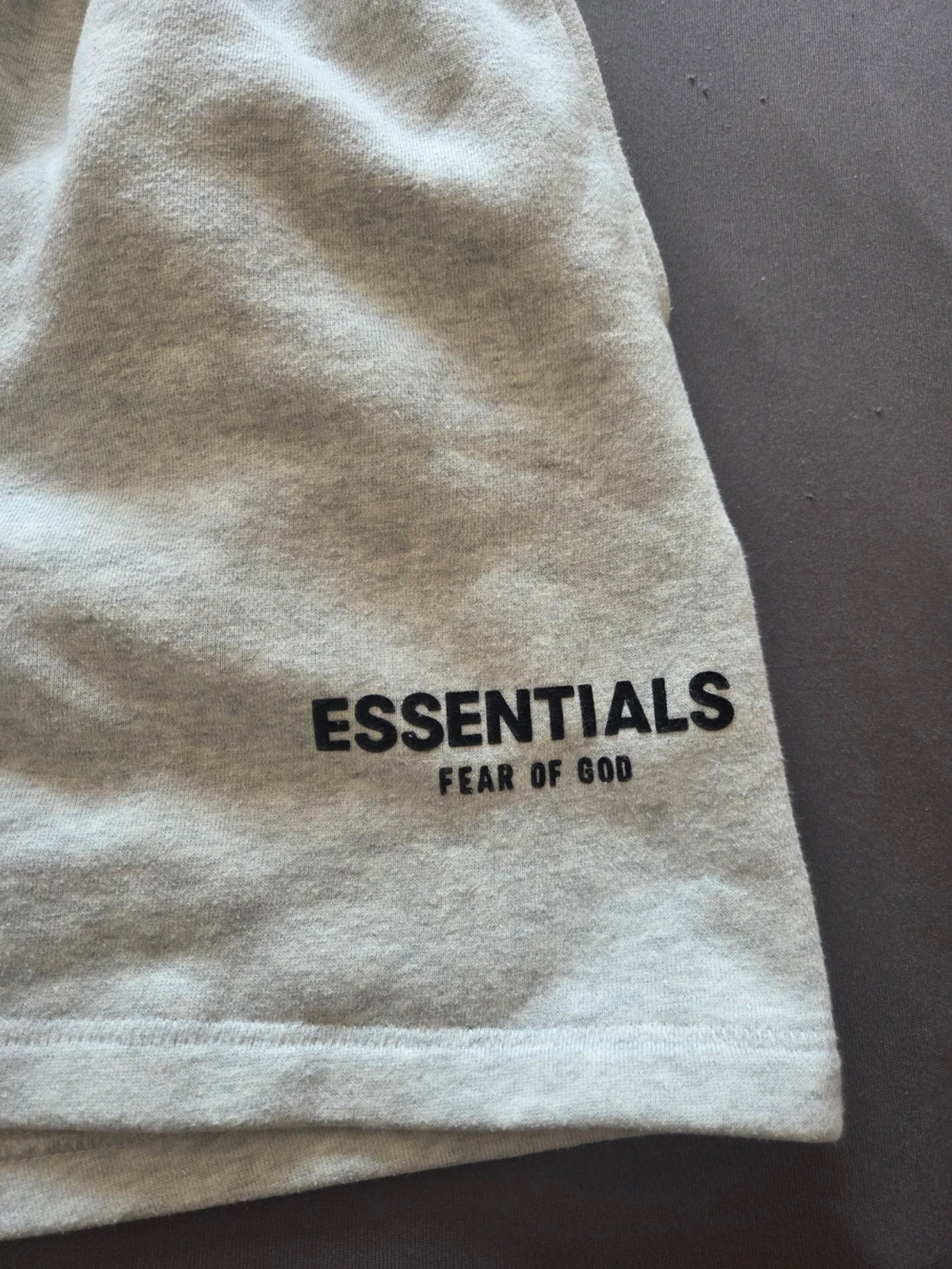 Grå Essentials Fear of God shorts - 1