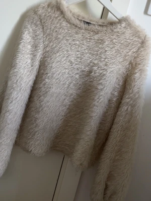 Tröja Gina - Super fin mysig tröja från Gina i storlek S. Använd bara någon gång så inga defekter. 