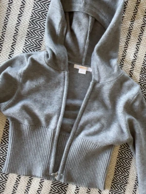 Grå kofta  - Grå kofta 