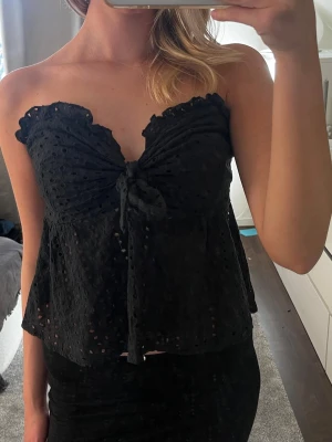 Svart ärmlös topp - Super söt sommar topp i storlek S.💓