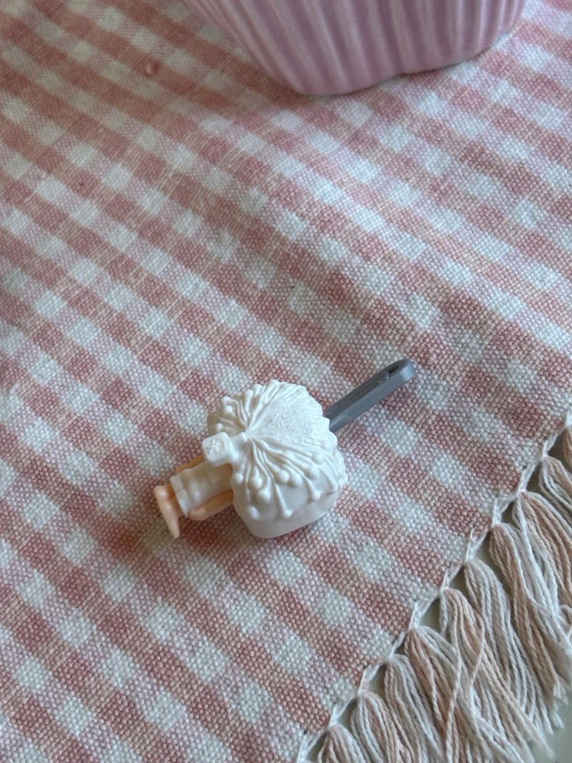 Stranger things eleven kinder joy Mini Funko Pop figur med ögla - 3