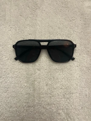 Eleganta Solglasögon - Tja! Säljer nu dessa sjukt feta glajjor. De är perfekta nu till vår och sommaren! 