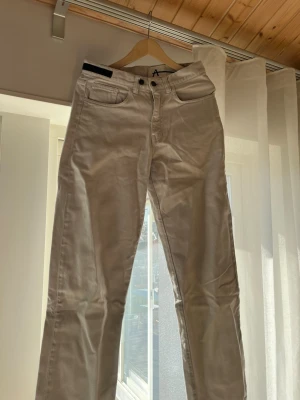 Vita Baggy Jeans - Vita Baggy Jeans från Adnym atelier