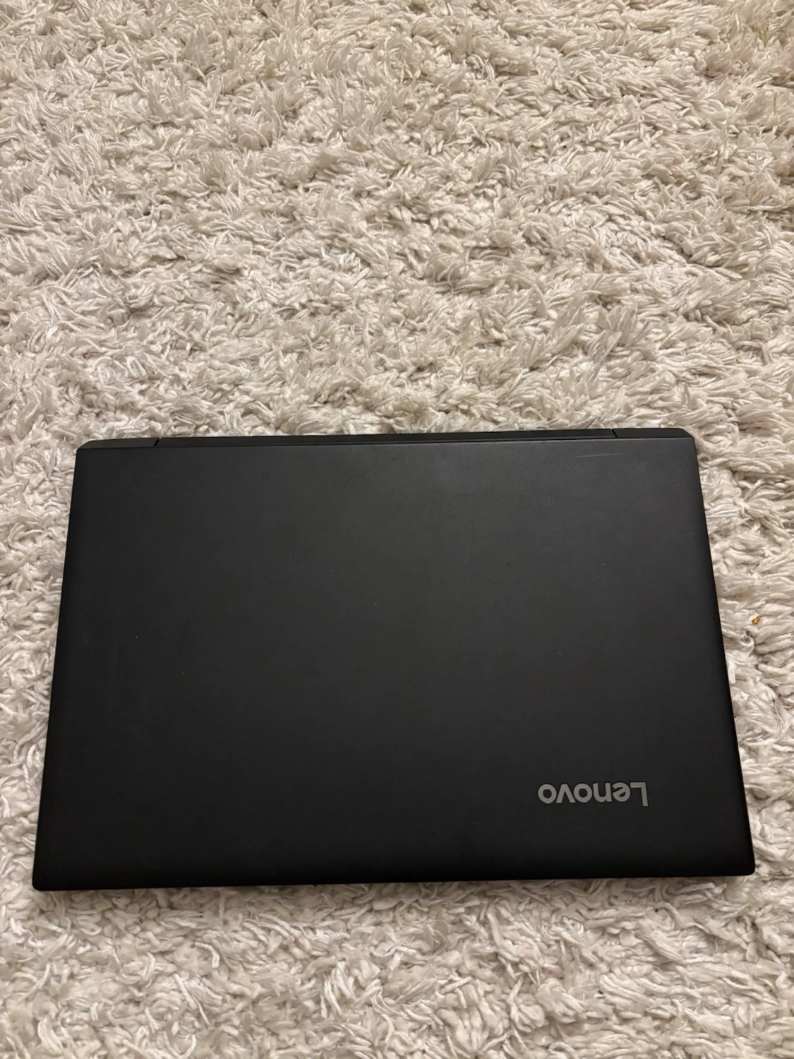 Svart Lenovo bärbar dator
