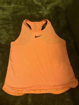 Träningströja  - Nike Träningströja. Storlek S. Mycket bra skick.