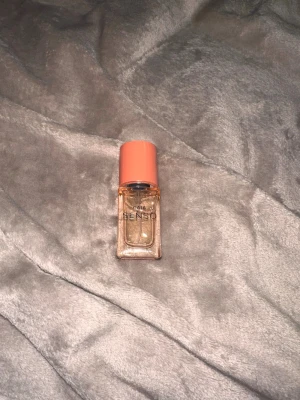 Caia Senso 1 - Säljer en parfym från Caia i doften Senso i 15ml. Helt oanvänd.  Säljer även fler på min sida. 💐