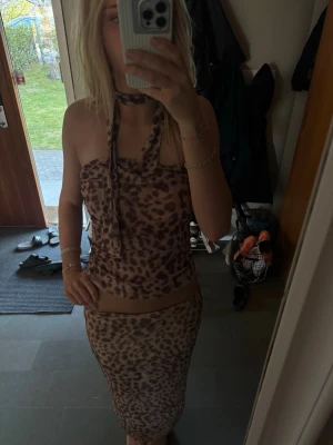 Set Zara - Fint set från Zara, topp+kjol+sjal.  🥰