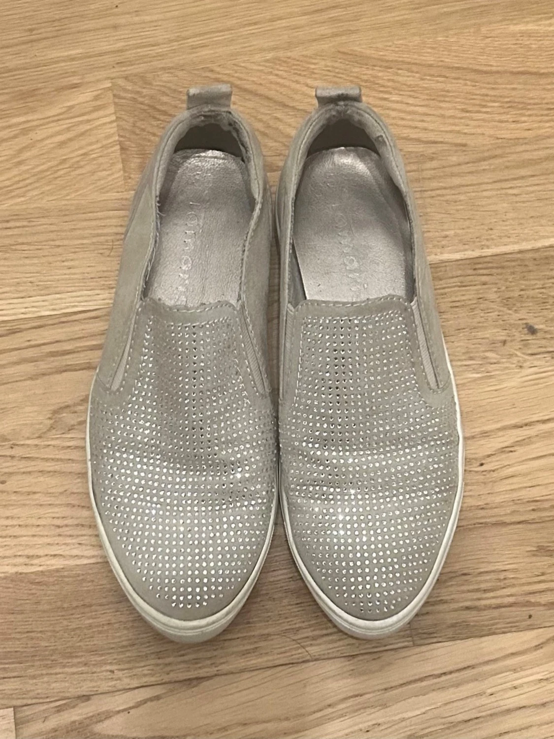 Grå slip-on sneakers med strass