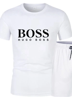 Vitt tshirt från boss Hugo  - Säljer ett vitt tshirt från boss Hugo använd! Men ingen märke för det inga problem med tröjan den är verkligen fin och skön den är liten på mig och vill sälja den pris kan diskuteras !