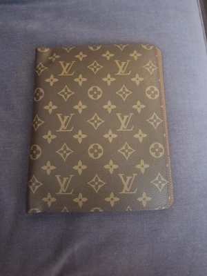 Desk Agenda GM - Knappt använd! Mått: 18.5 x 23 x 3 cm