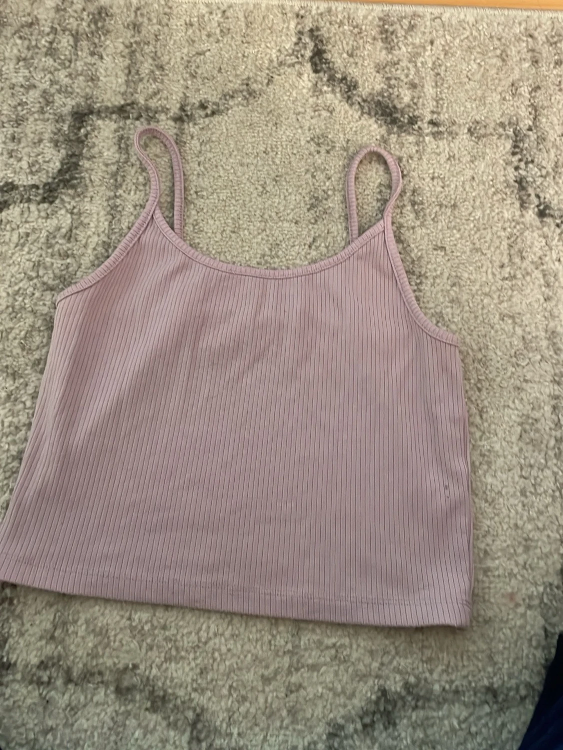 Ljuslila ribbad linnetopp