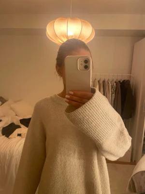 Stickad tröja ffån gina - Beige stickad tröja från gina❤️❤️ lite nopprig kommer ej till användning.