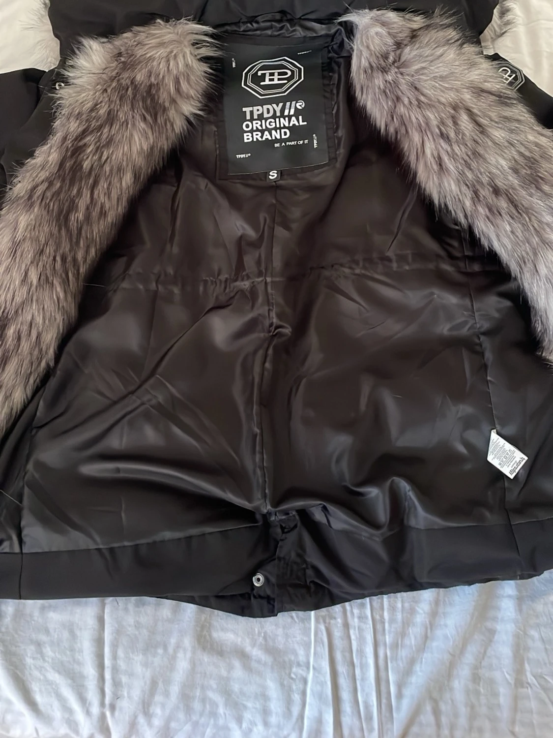 Svart parkas från TPDY  - 1