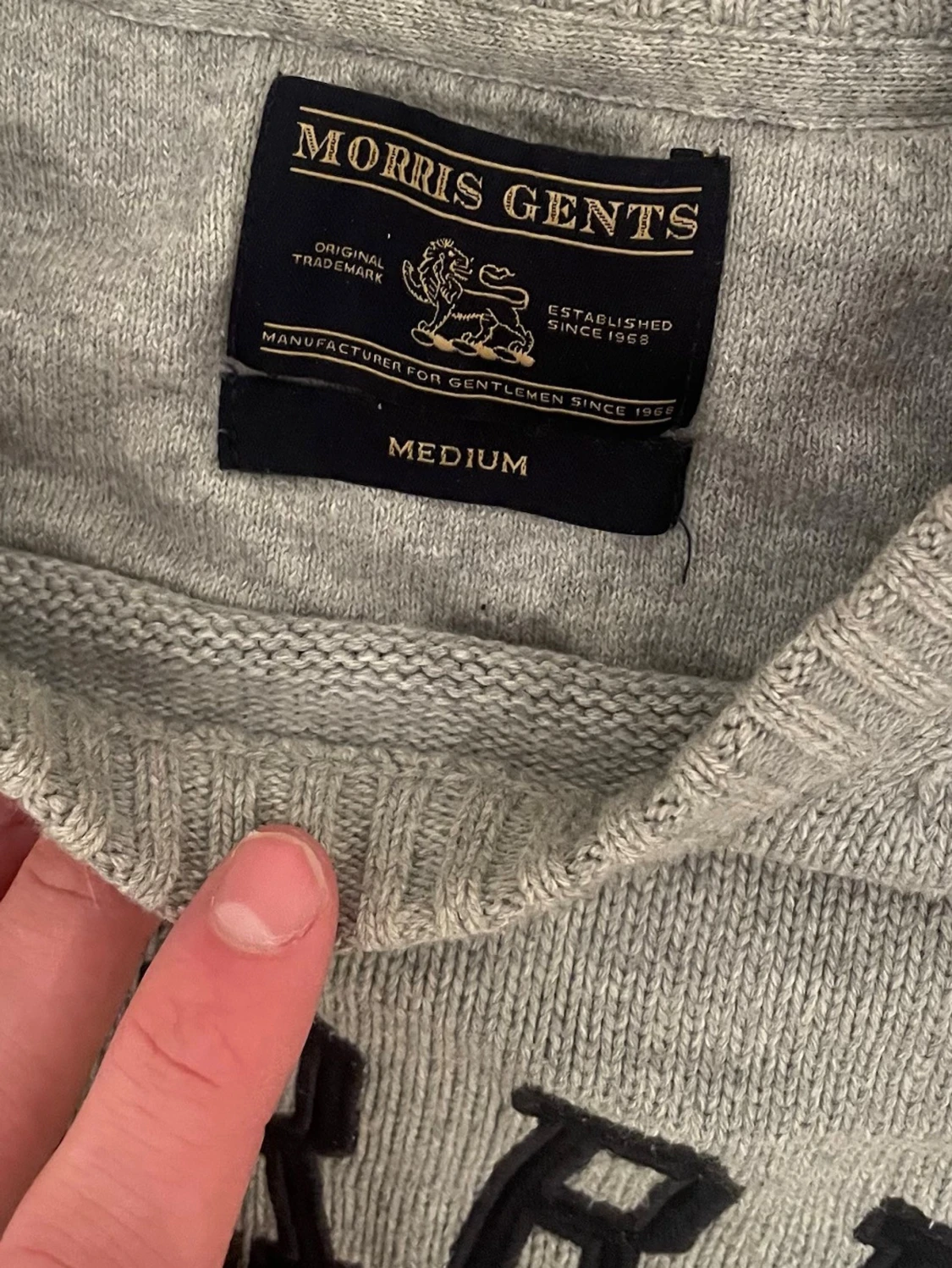 Grå stickad tröja från Morris Gents - 1