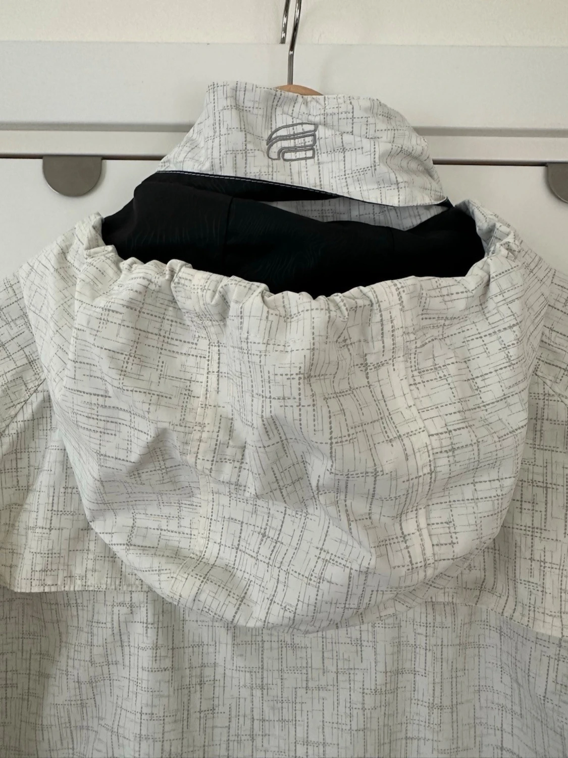 Vitgrå vindjacka från Everest, storlek 40 - 2