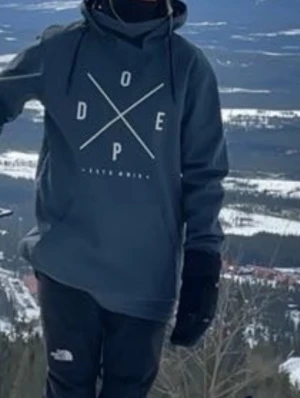 Dope jacka  - Dope jacka i färgen Metal Blue. Endast använd 1 gång. Nypris: 1 799kr💕