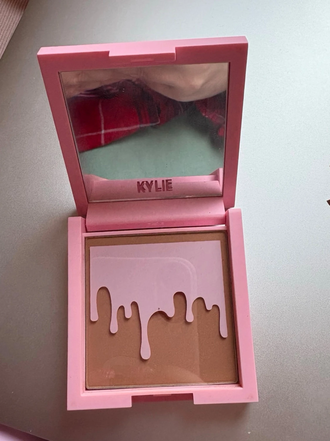 Kylie Jenner bronzer - 2