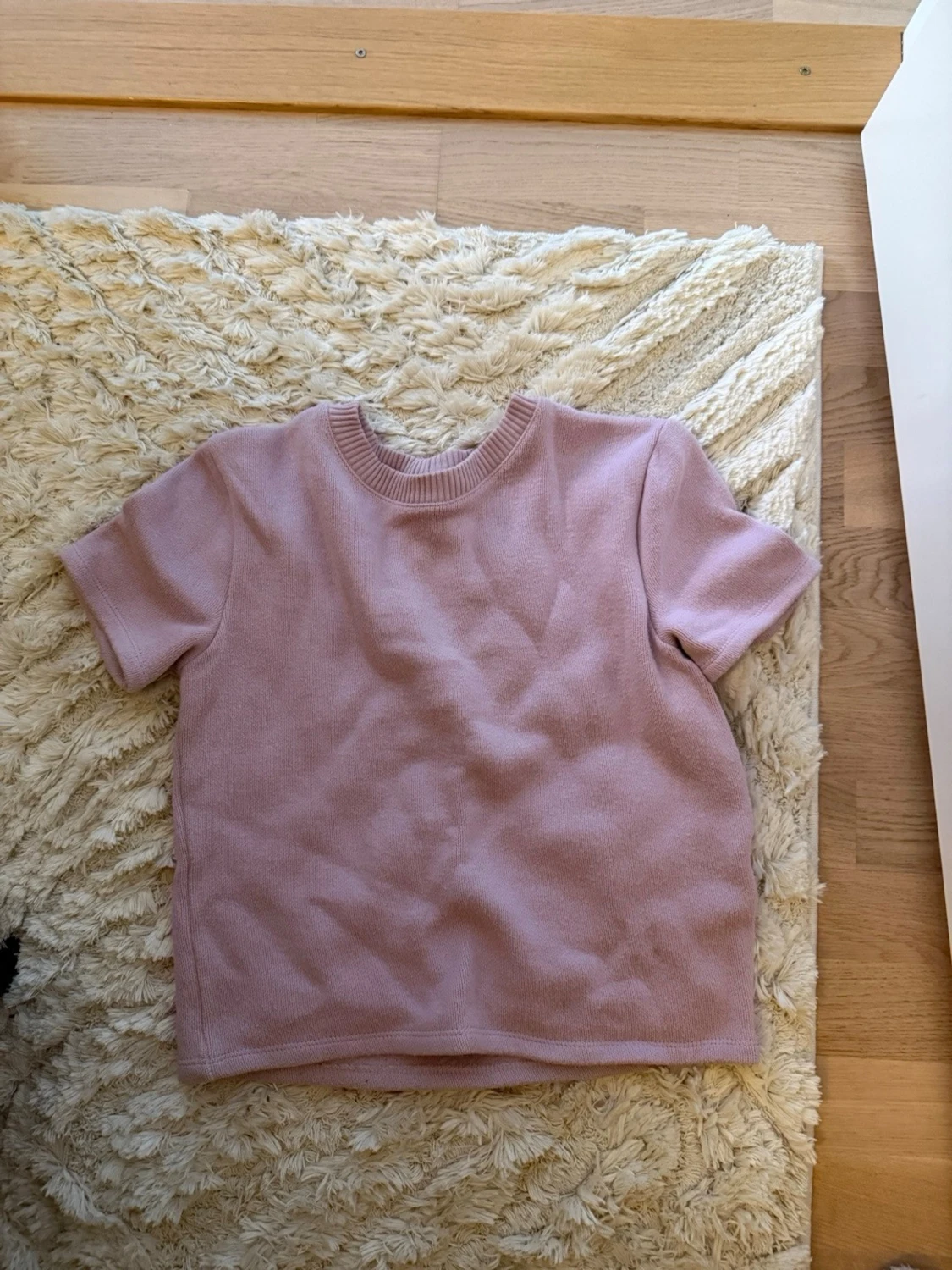 Ljuslila stickad kortärmad tröja - 1