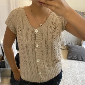 Kofta/tröja - Så fina tröja/kofta som inte kommer till användning 💕inga defekter!