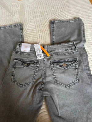 Gina tricot jeans - Nya Gina tricot Jeans, väldigt fina stolek 170