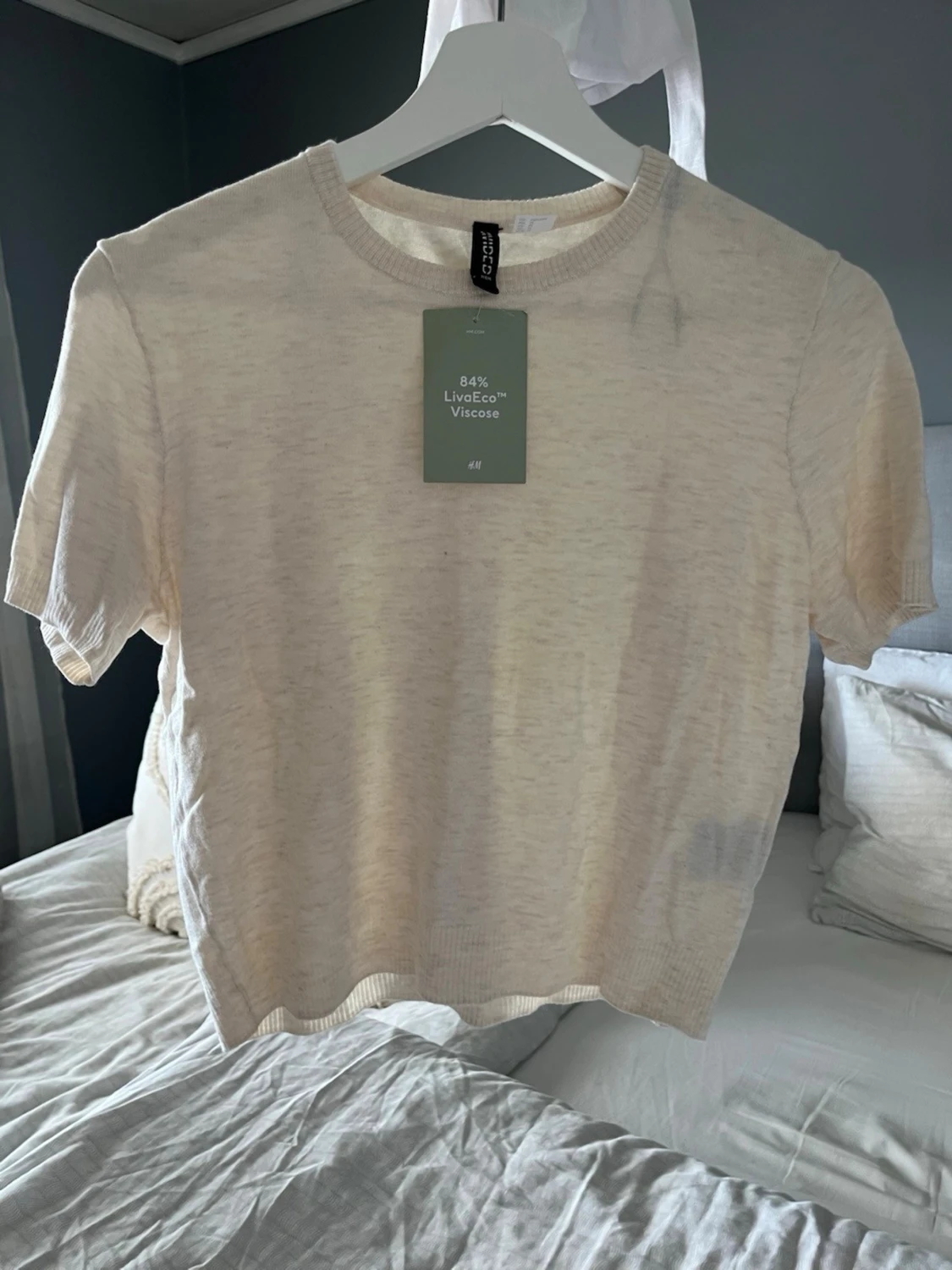 Beige kortärmad topp från H&M - 1