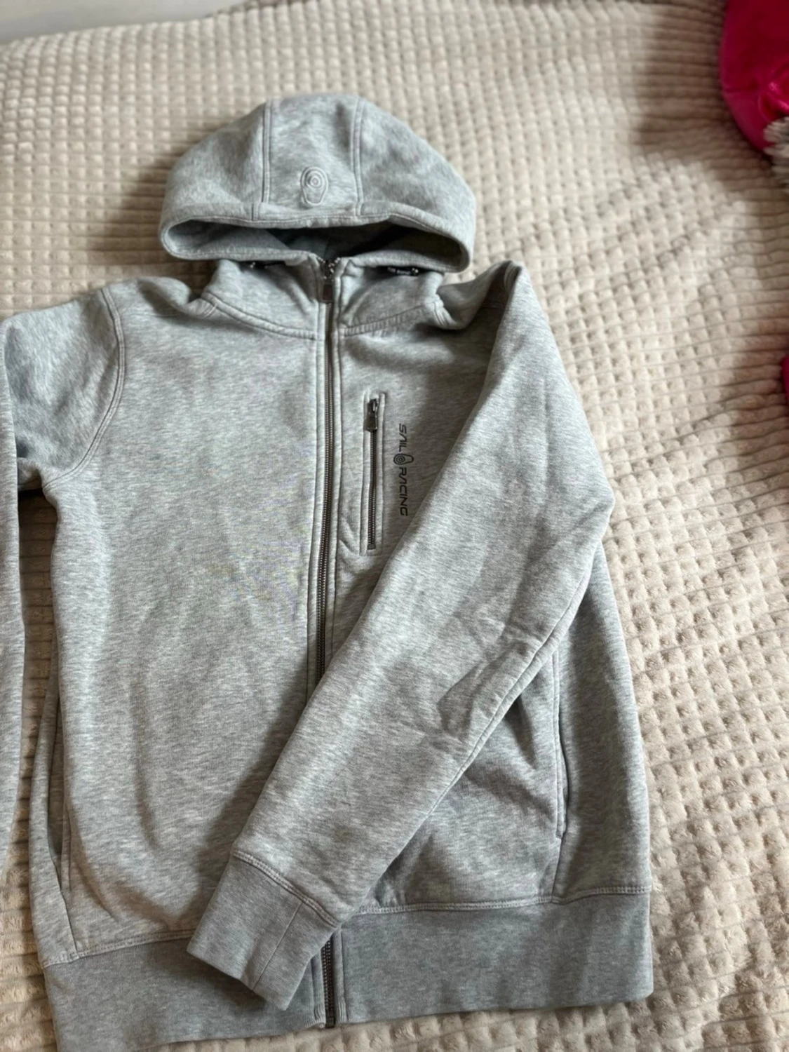 Grå hoodie från Sail Racing - 2