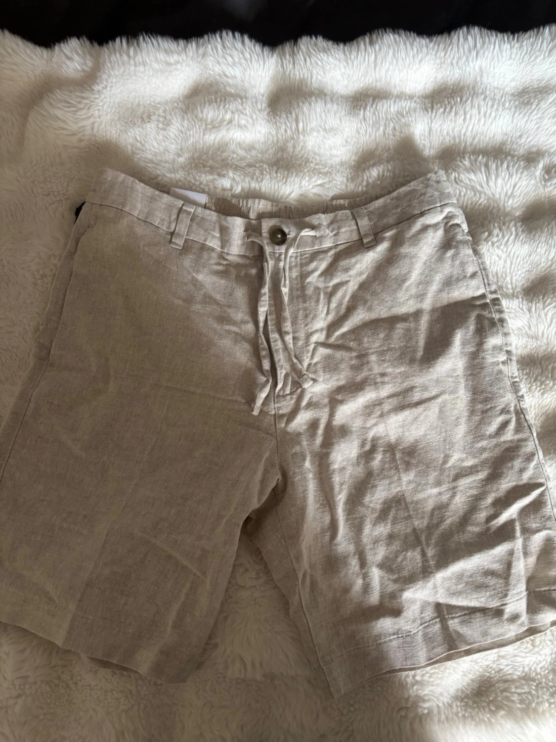 Beiga linneshorts från Selected Homme