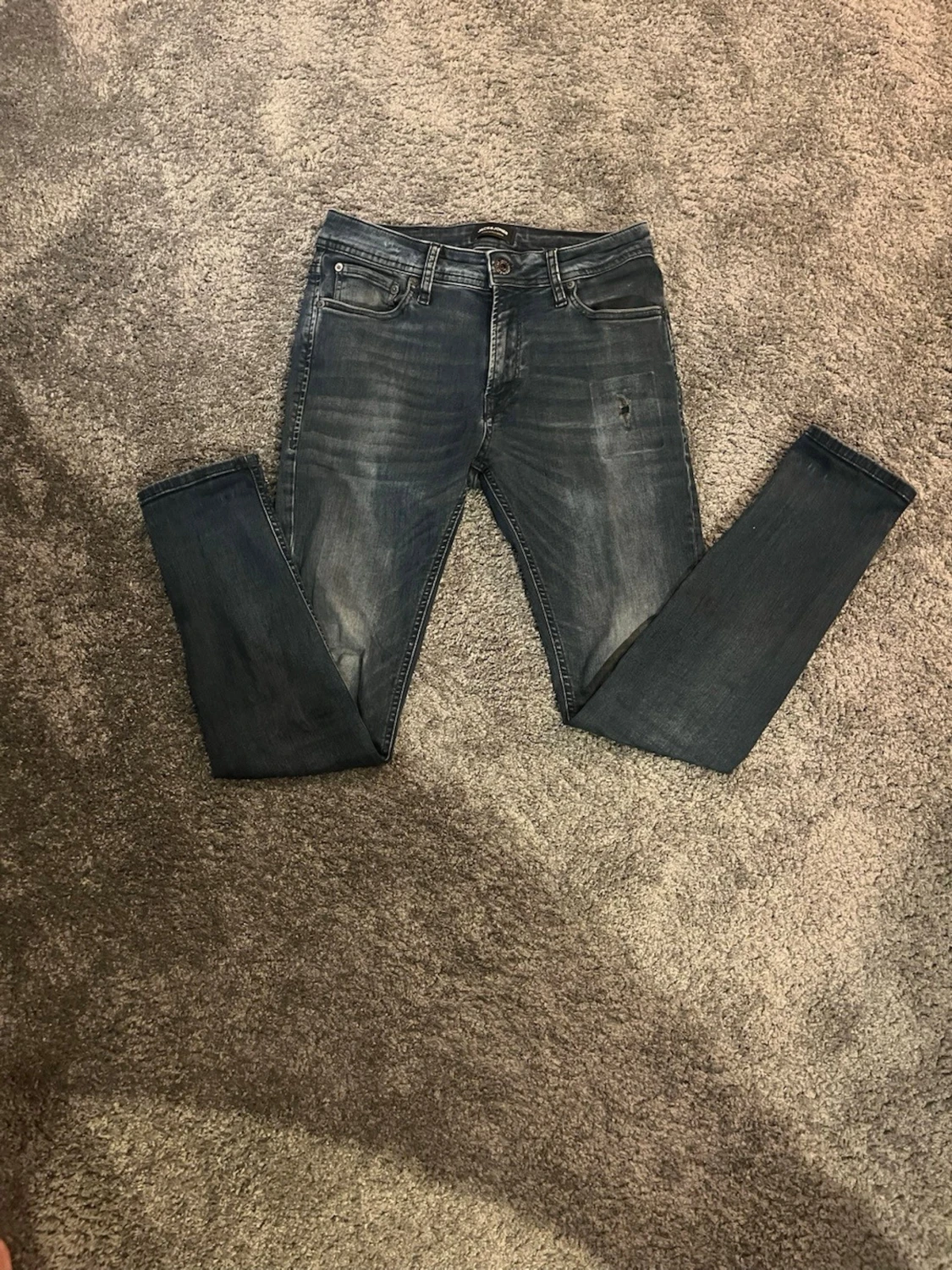 Mörkblå slim fit jeans
