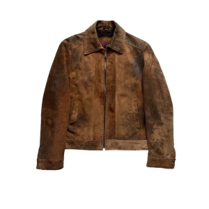 Vintage zara läder jacka  - Perfekt använt vintage skick förutom missfärgningarna som ni kan se. Personligen tycker jag verkligen att det bara ger den mer charm och vintage look!! Storlek medium sitter tts