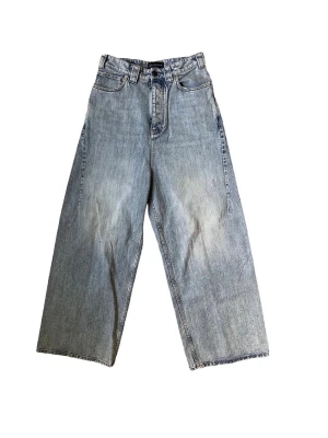Balenciaga  - Balenciaga Fall 25 Baggy wide leg classic jeans Washed out blue  Sz xs