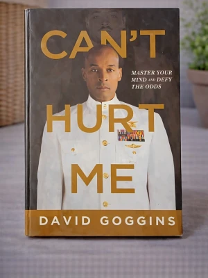 Cant Hurt Me (Brand new, Normal size – not pocket) - Skick: Helt ny bok. Omslag: Pappercover. Storlek: standard (inte pocket). Förpackning: I sitt originala plastomslag. Från: Stockholm. Snabb leverans inom Sverige.