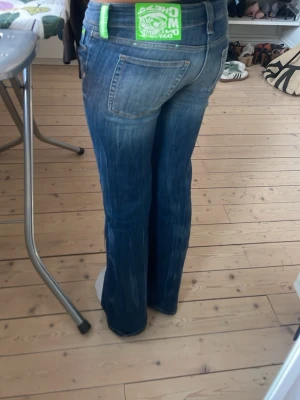 cheap monday jeans  - Är i storlek 27/30. säljer pga de inte passar, helt nya