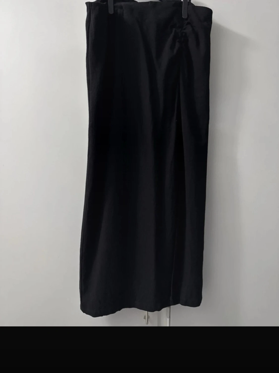 Svart midikjol med slits Small