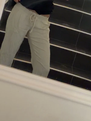 Beiga Roxy linnebyxor  - Superfina linnebyxor ifrån Roxy🫶🏻 Passar mig som brukar ha s 