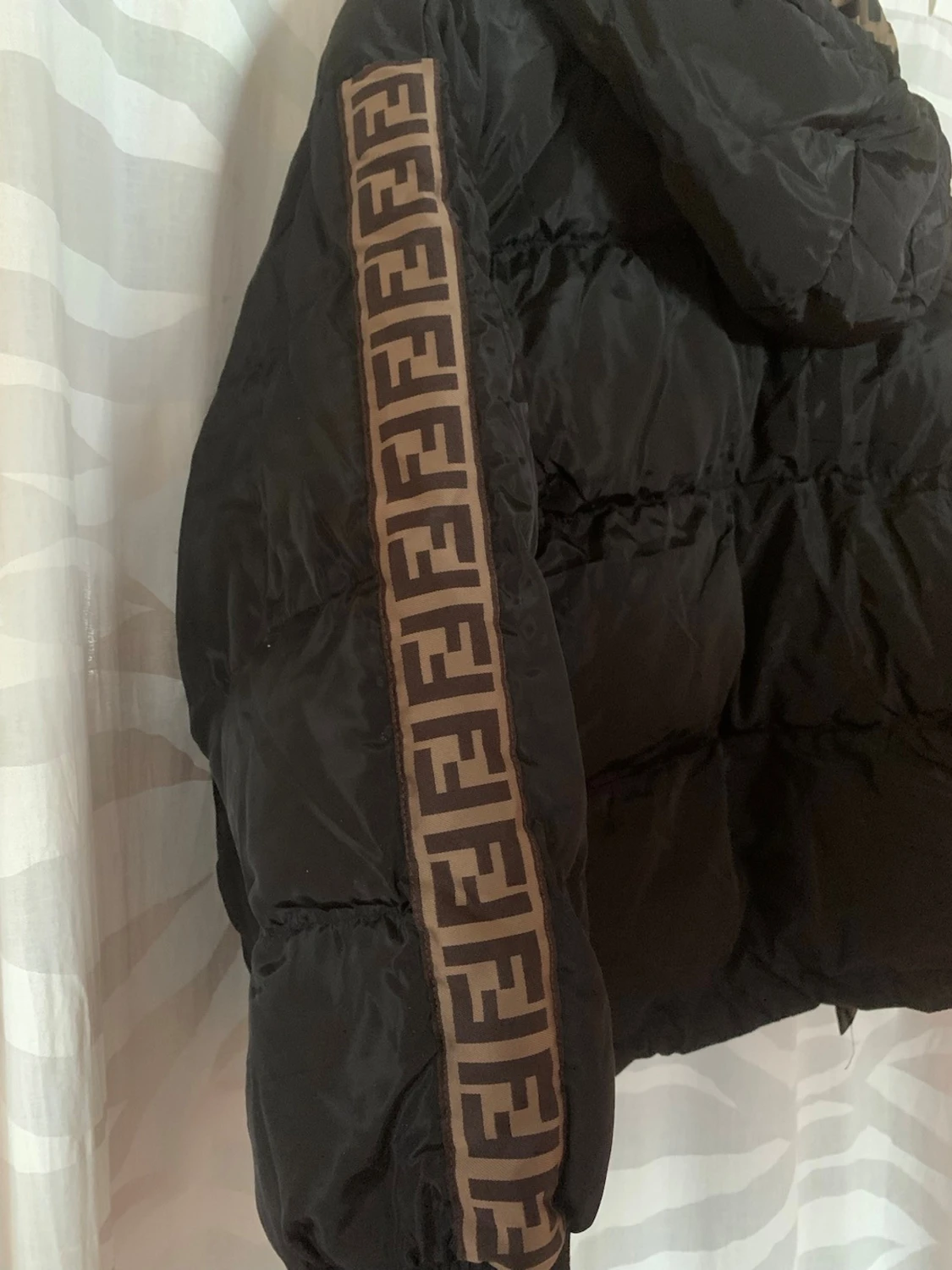 Svart pufferjacka  - 3