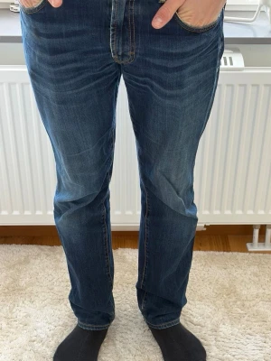 J.Lindeberg - Jeans - - Klassiska blåa jeans från J.Lindeberg📌 Skriv vid frågor. 🤝