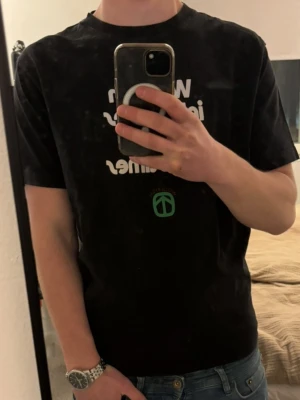  t-shirt från Woolrich - Tja! Säljer denna riktigt snygga t-shirt ifrån Woolrich | Storlek M| Jag på bilden är 182! | Hör av er vid minsta lilla fundering 🙌